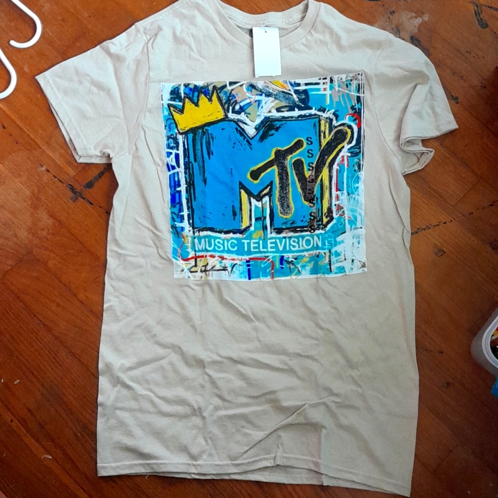 MTV shirt